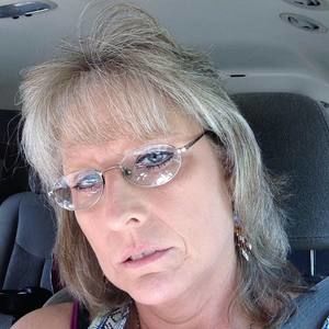 Meet your Posher, Lesa